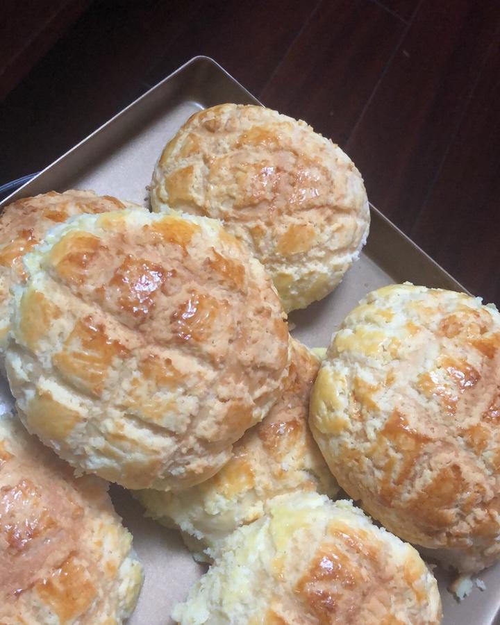 好吃到炸裂的港式菠萝包（附带制作酥皮的小视频）