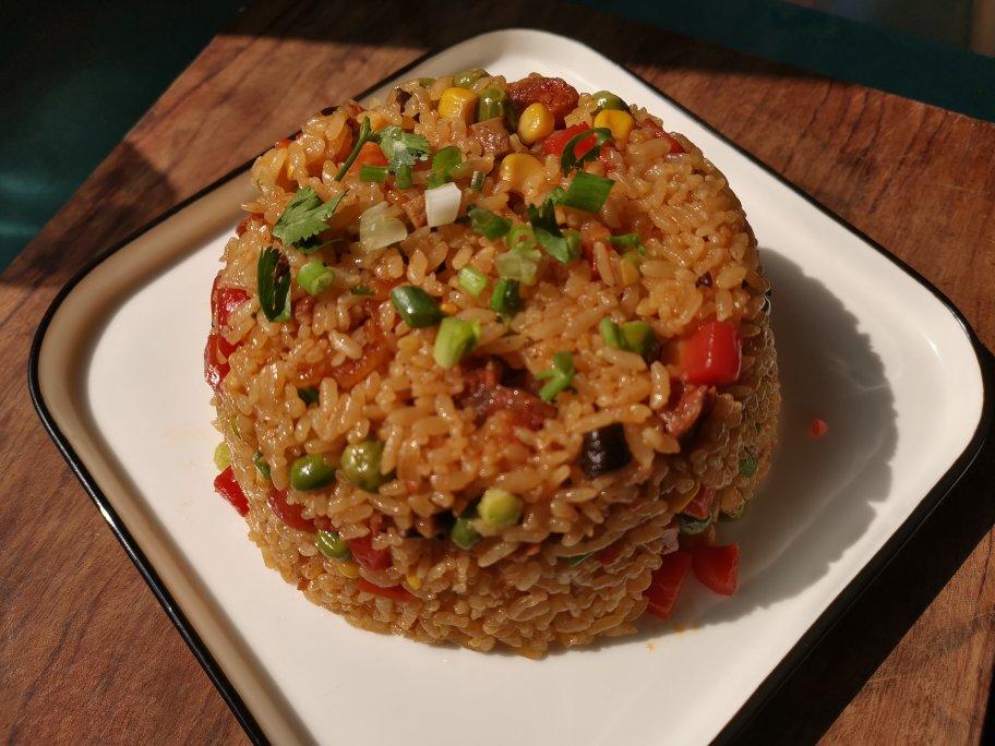 懒人必备～电饭煲腊肠焖饭