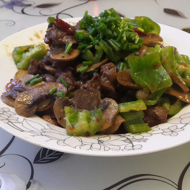 酱炒蘑菇牛肉