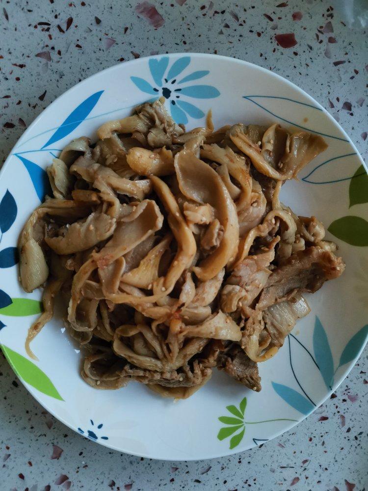 干煸平菇（有肉的味道）