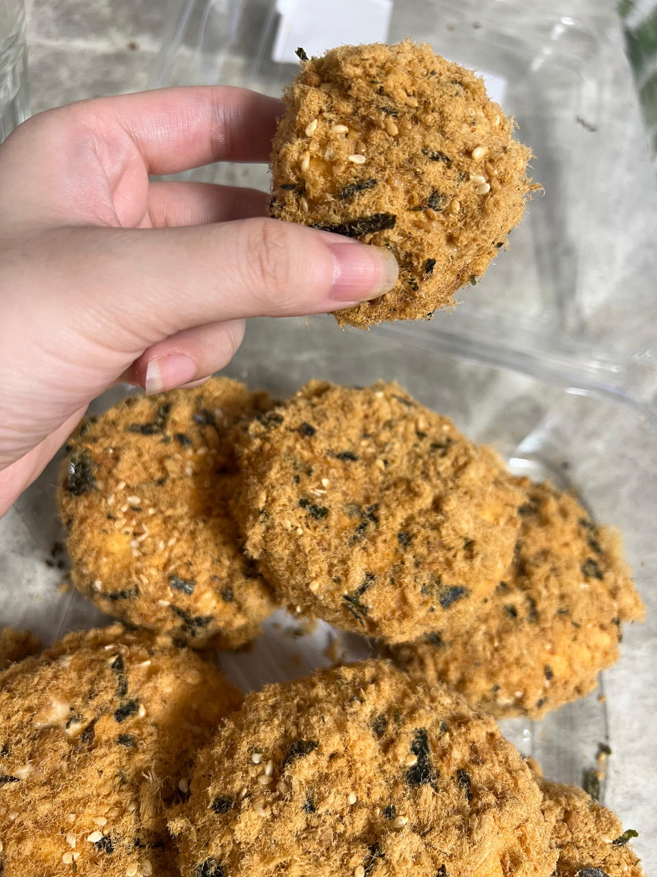 咸香松软的肉松小贝