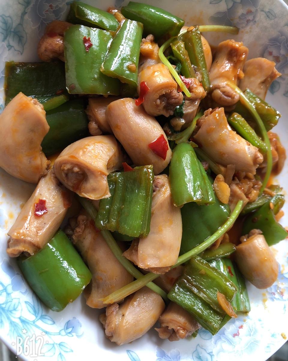 小米椒爆炒生肠