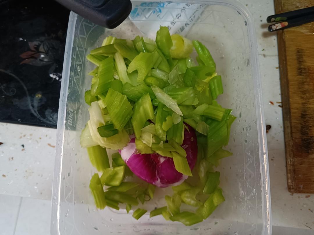 芹菜炒肉丝