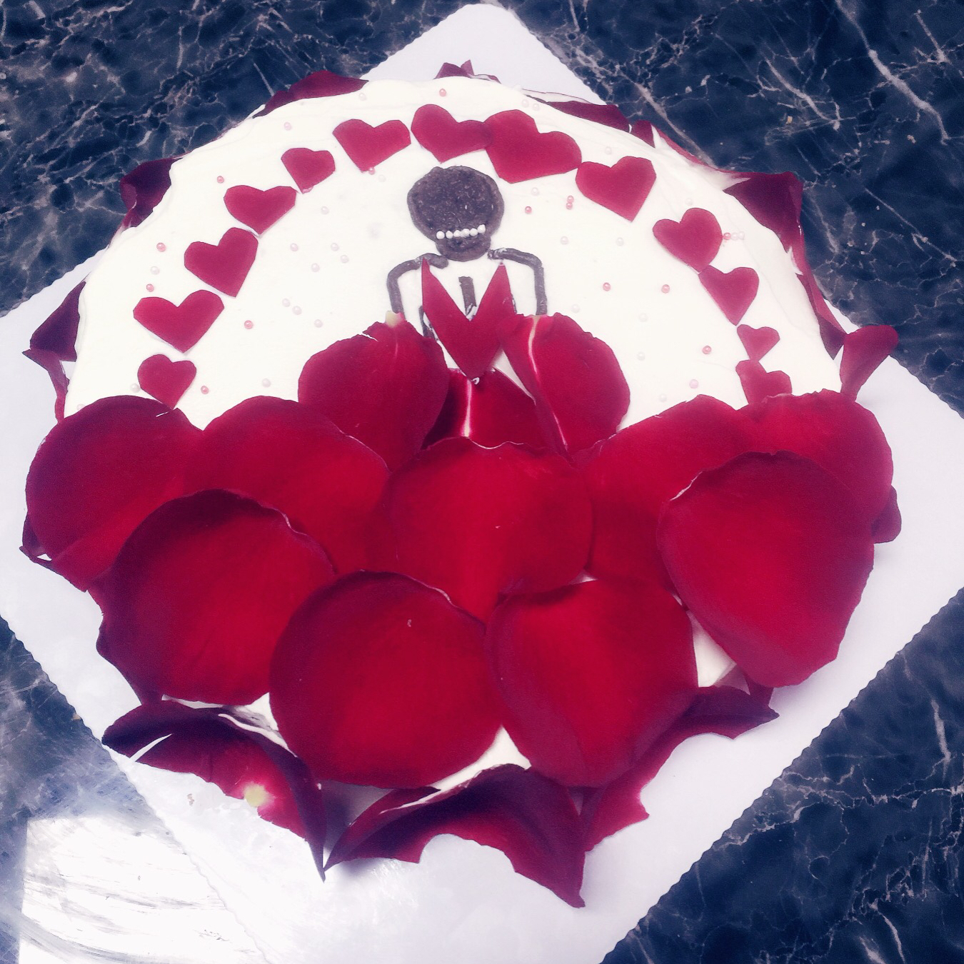 玫瑰花瓣生日蛋糕