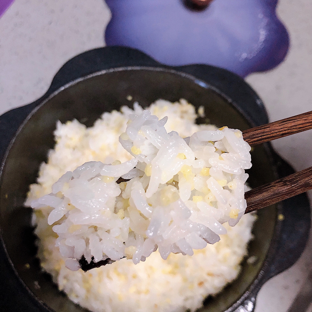 无锅巴铸铁锅焖饭的做法