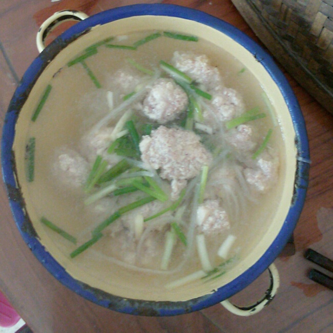 【10分钟系列】白萝卜豆腐圆子汤