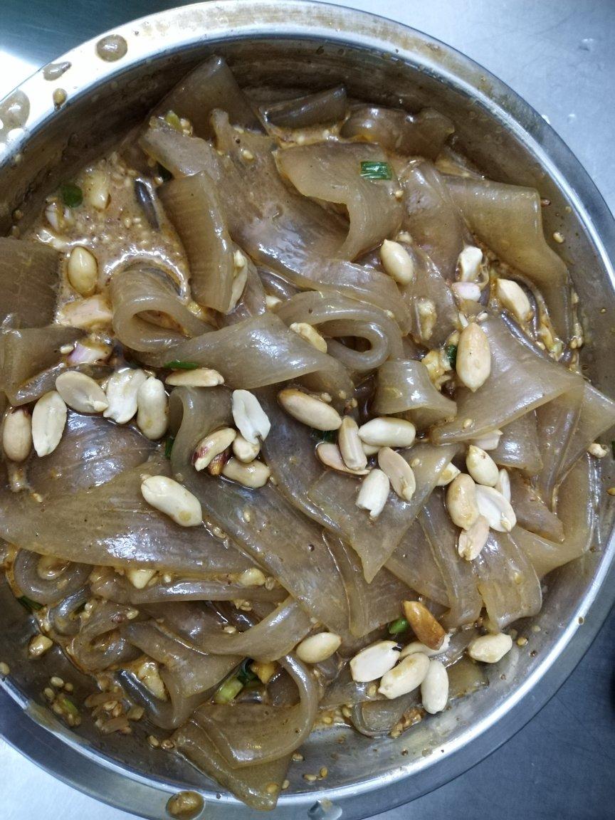 酸辣开胃的麻酱宽粉‼️吃一口就爱上了