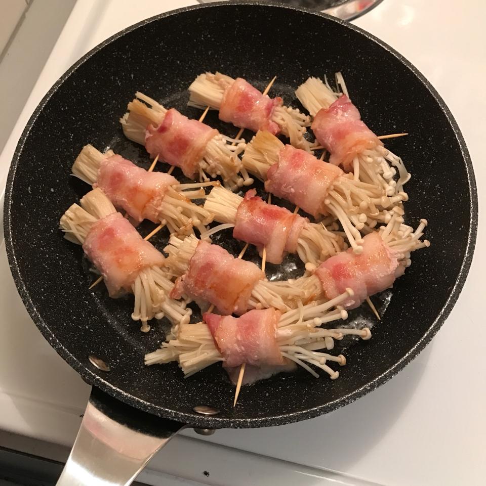 香煎培根金针菇卷
