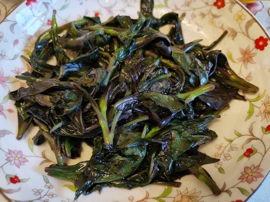 爆炒血皮菜