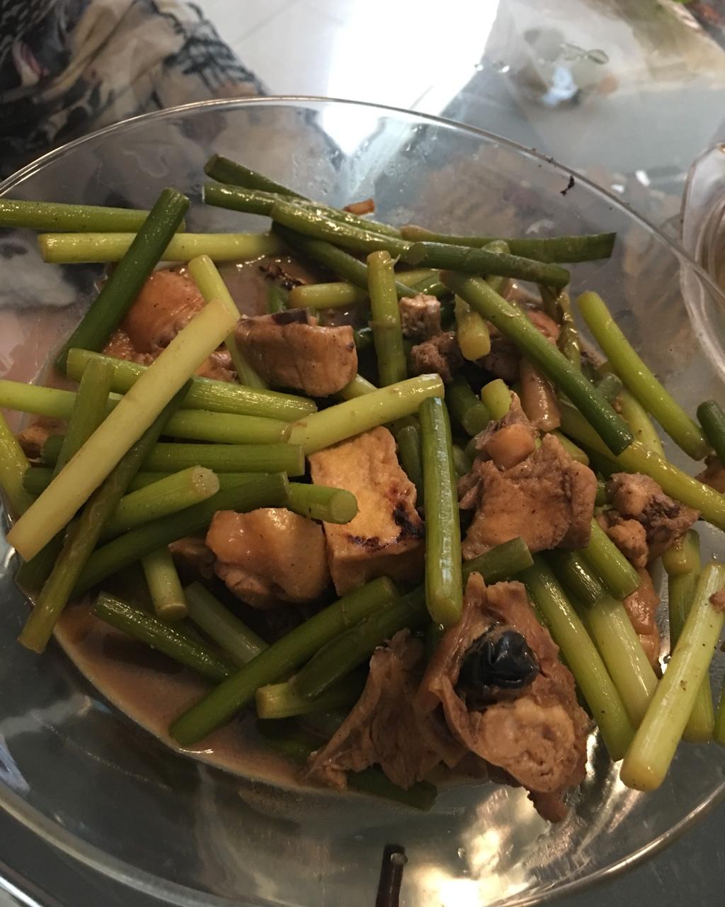 妈妈牌蒜薹炒肉