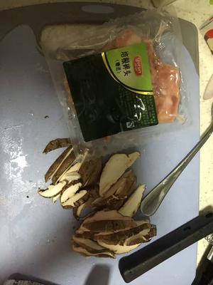 法国人的奶油蘑菇菠菜培根意大利面的做法 步骤2