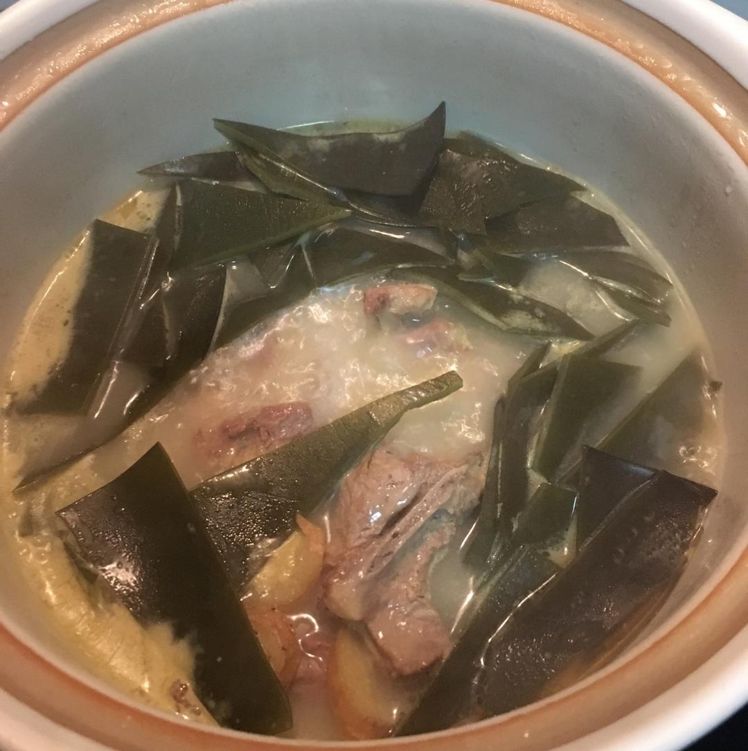 海带排骨肉汤
每日一汤养生