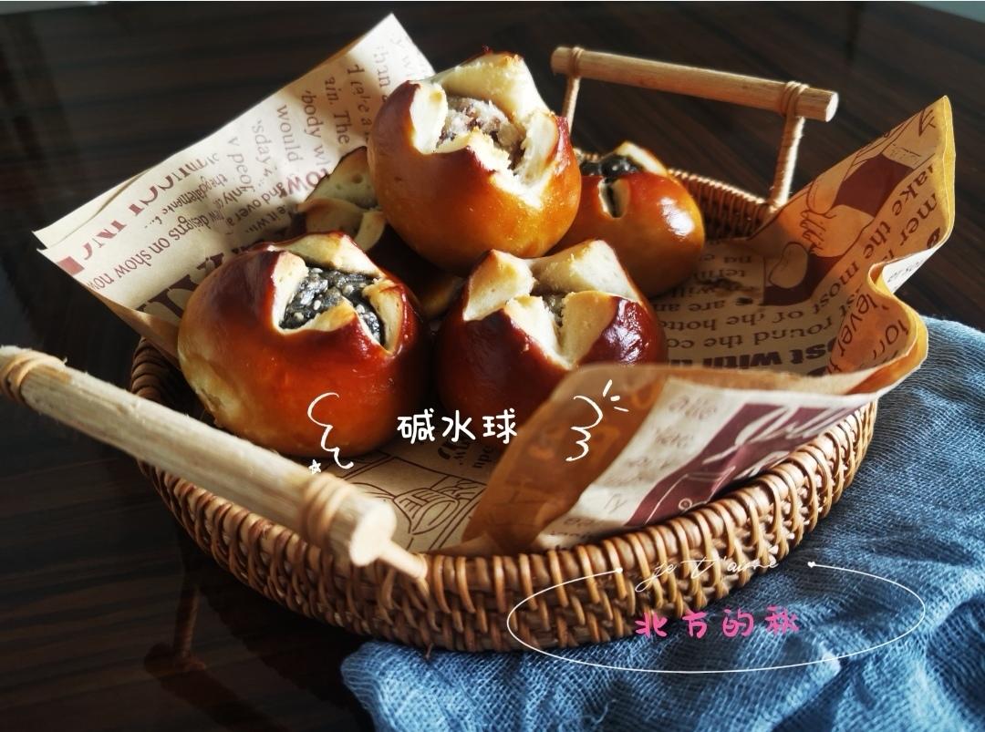 黑芝麻全麦碱水面包
