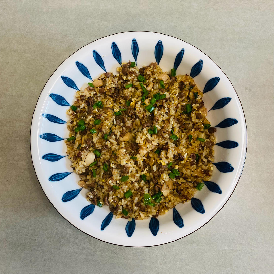 牛肉末鸡腿丁蛋炒饭的做法