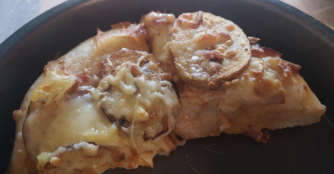 蘑菇火腿心花边比萨