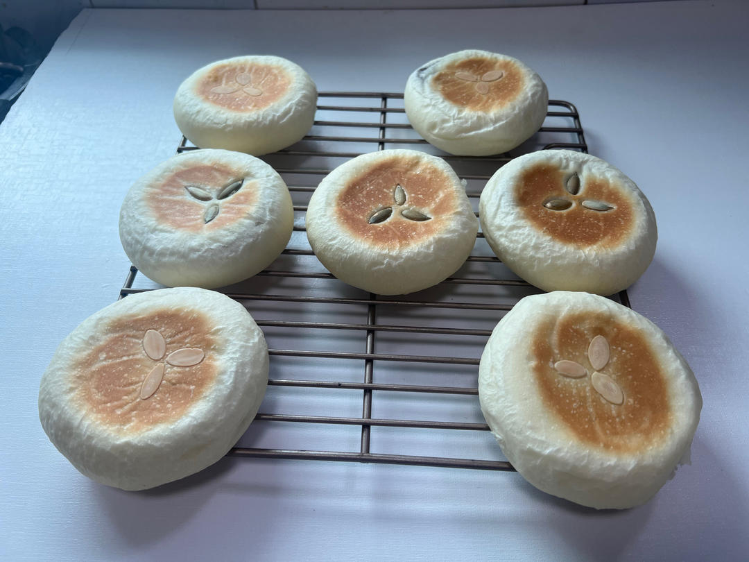 软软萌萌的紫米小面包