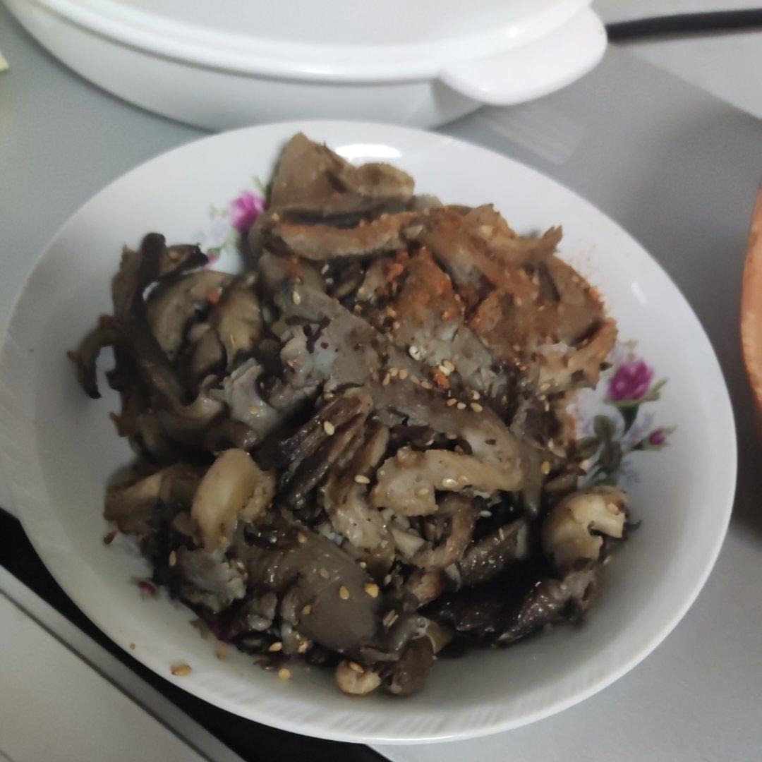 干煸平菇（有肉的味道）