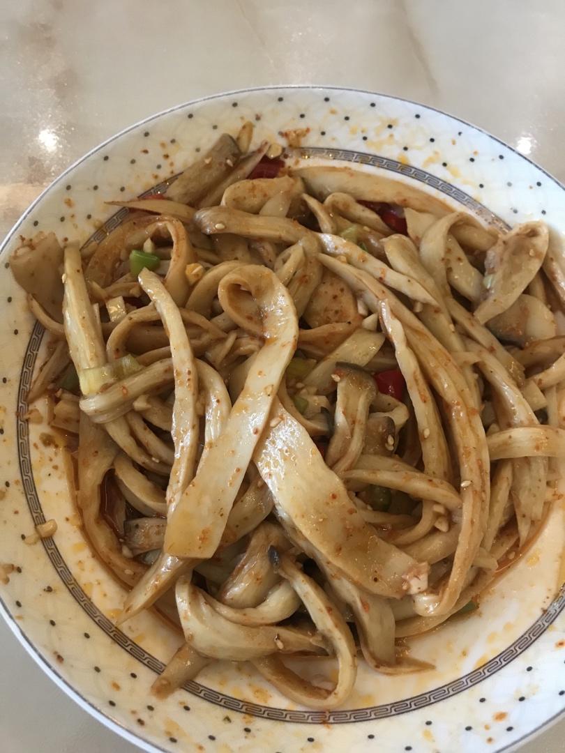 比肉还要好吃的凉拌菜！简单易做。