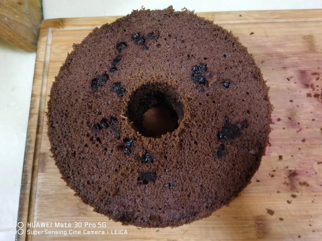 巧克力戚风蛋糕。风味浓郁不消泡，超详细做法