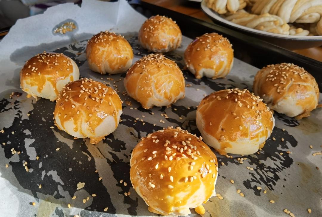 掉渣渣的蛋黄酥（超详细的方子）