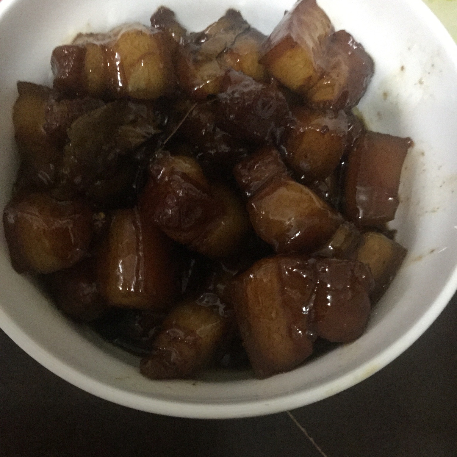 吃着碗里望着锅里的红烧肉
