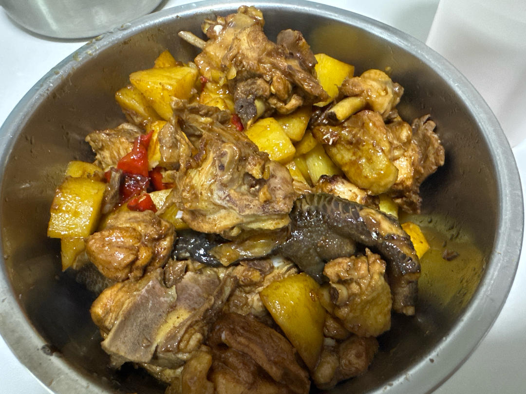土豆炖鸡块
