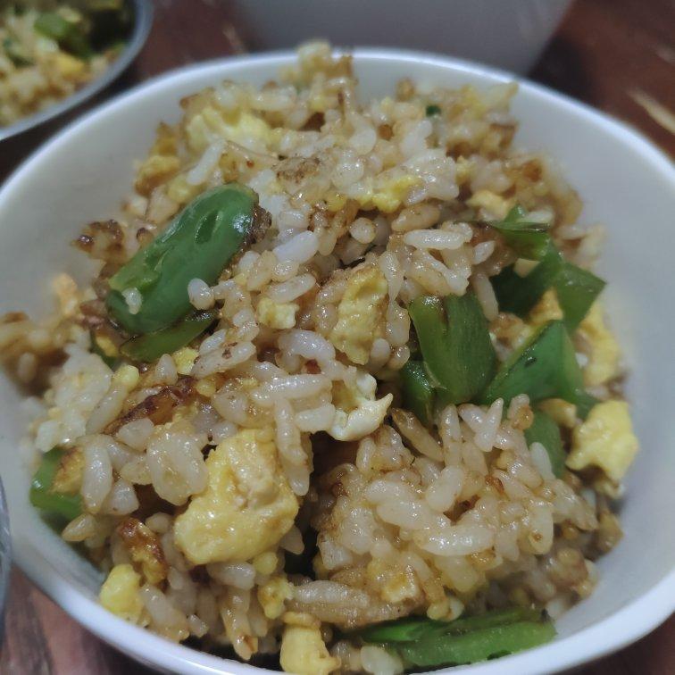 青椒鸡蛋炒饭