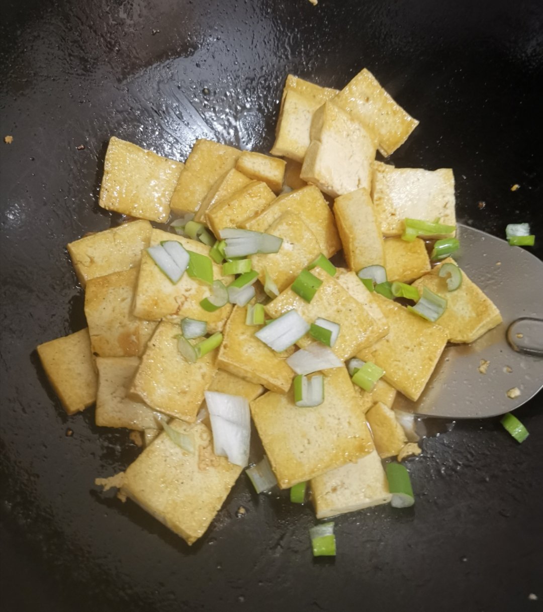 外焦里嫩，老豆腐这么做才更好吃 ！——香煎豆腐