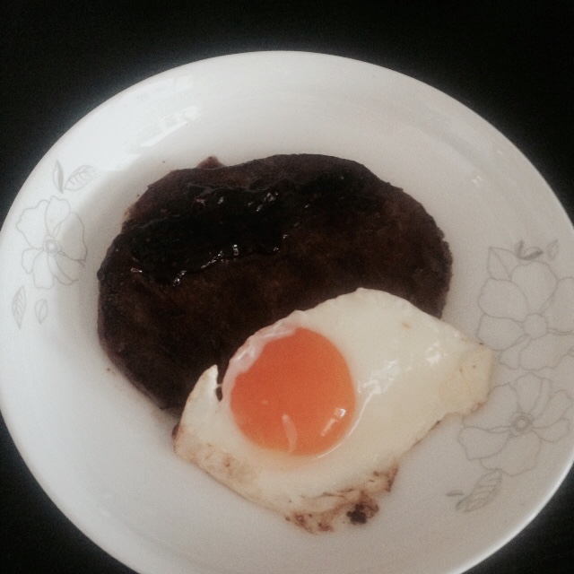 四分钟煎好一块鲜嫩多汁的牛排