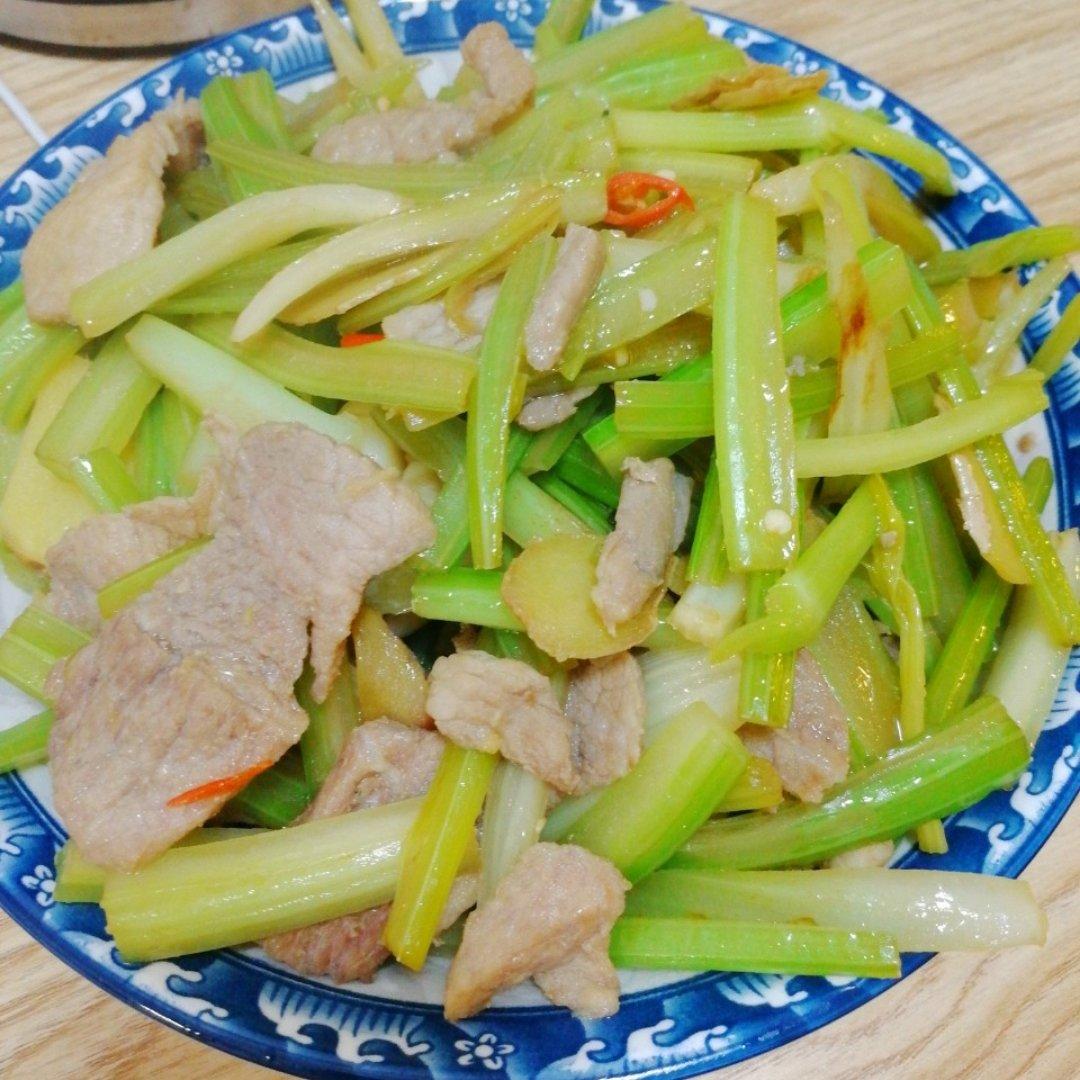 芹菜炒肉