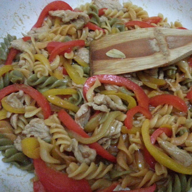 中式彩椒意面（Chinese Fried Spaghetti with Bell Peppers)