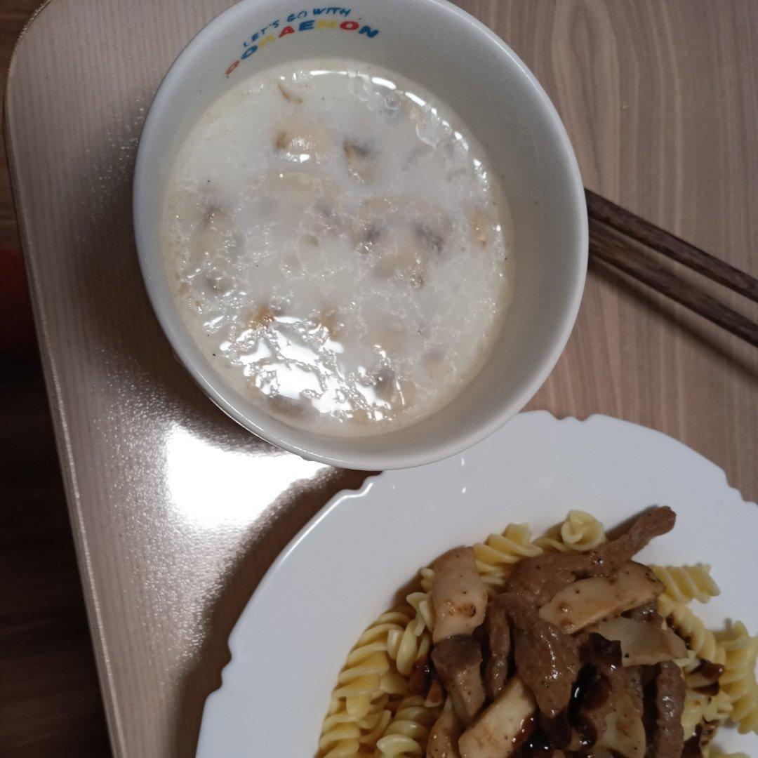 简易版奶油蘑菇浓汤