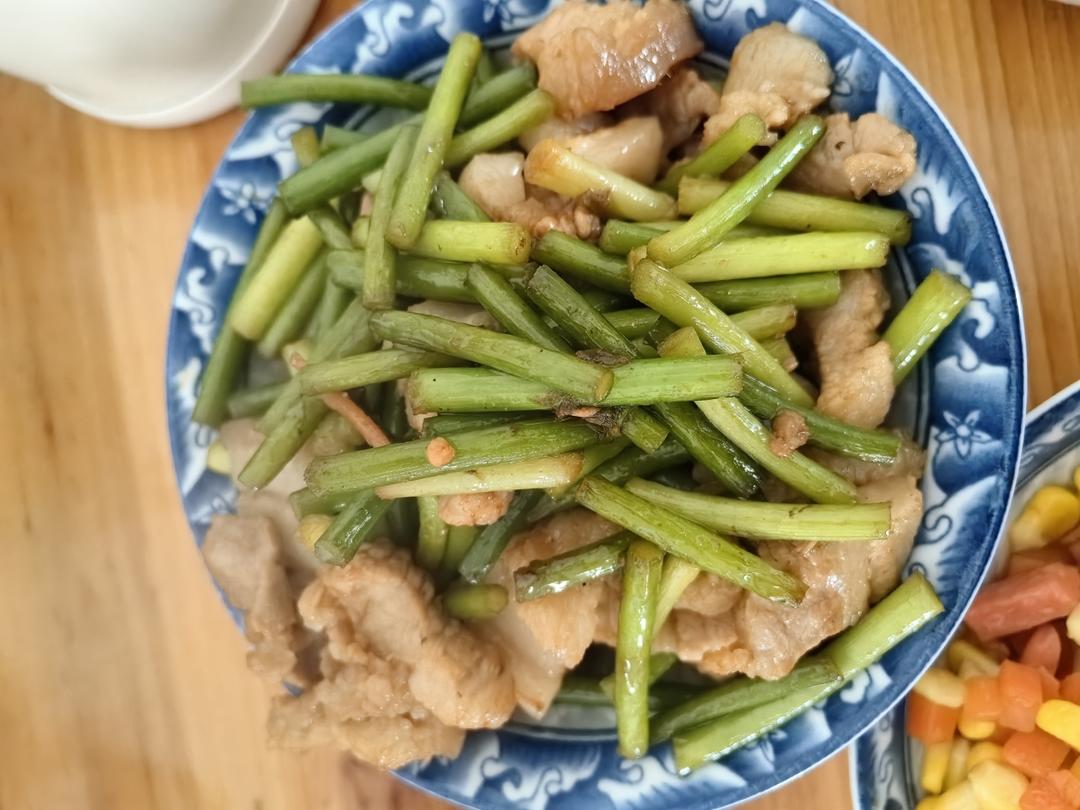蒜台炒肉