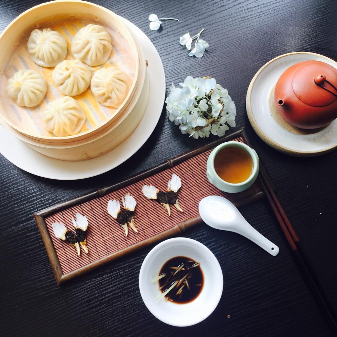灌汤蟹黄小笼包