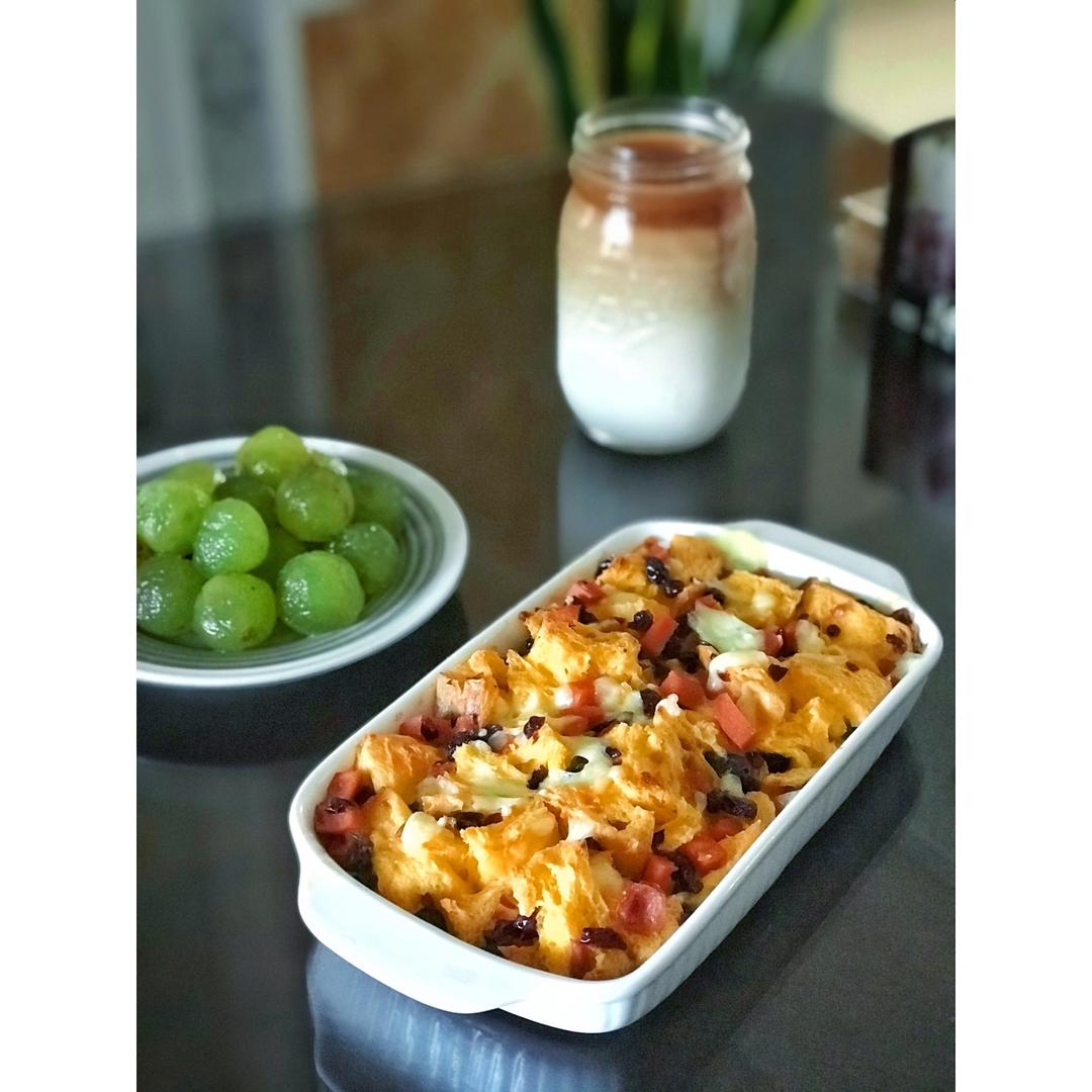 香肠蔓越莓吐司布丁