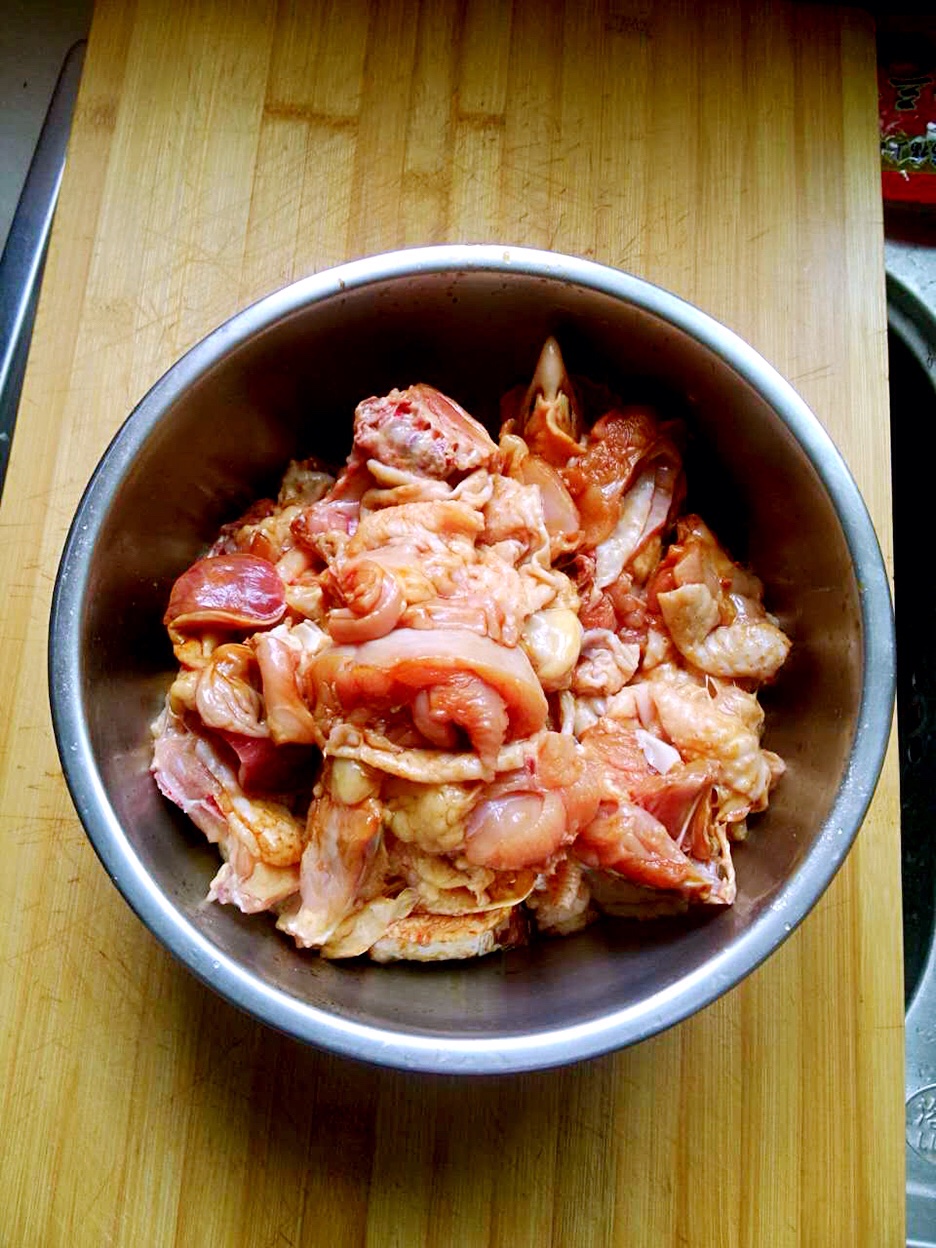 超正宗的新疆大盘鸡的做法（跟新疆同学学做的）的做法 步骤1