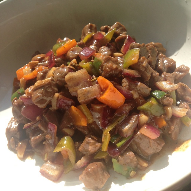 孜然洋葱炒牛肉粒