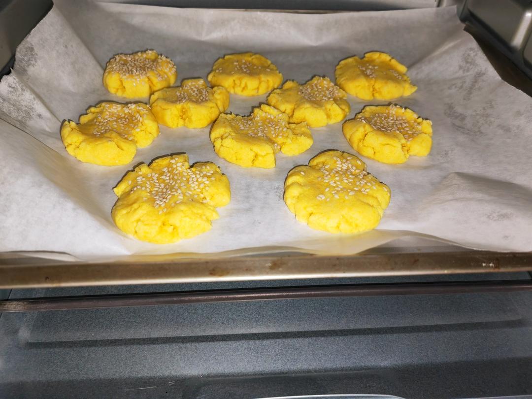 轻轻一按就碎掉的原味桃酥（不输猪油版）