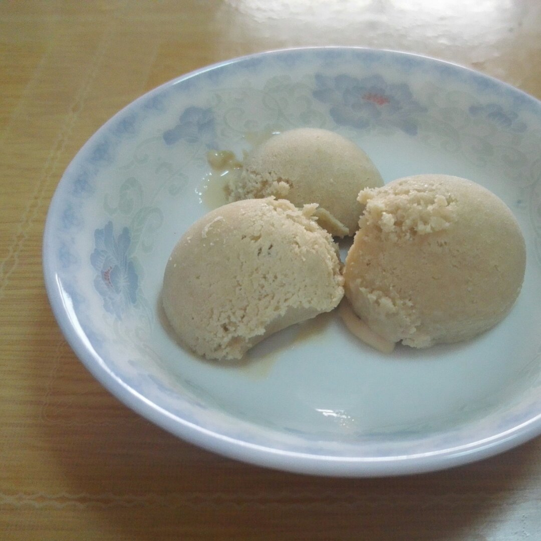 黑巧克力冰淇淋