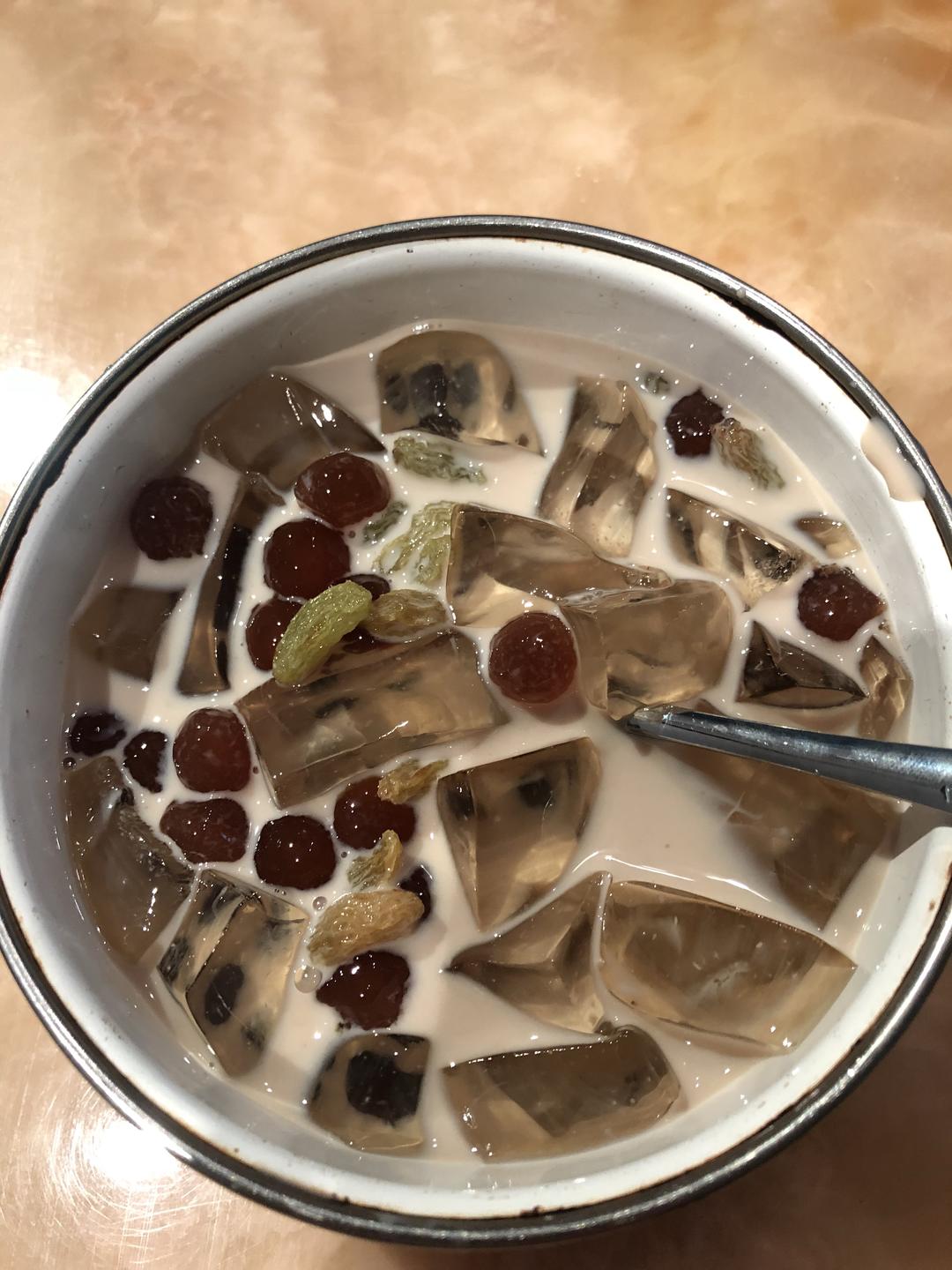 波霸珍珠奶茶冰粉的做法