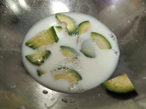 🥑牛油果的神仙吃法🥑—牛油果虾仁芦笋意面的做法 步骤2