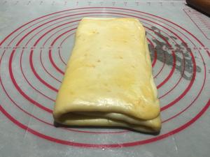 咸蛋黄方块酥的做法 步骤7