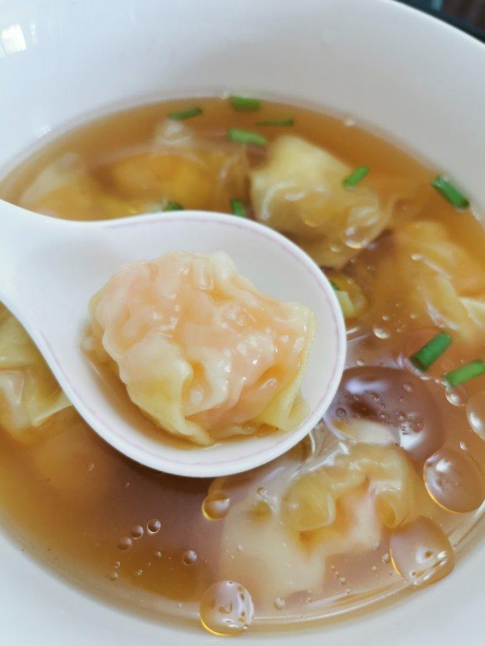 「巨好吃牛肉鲜虾馄饨」附馄饨灵魂的虾🦐油制作