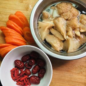 养胃猴头菇汤的做法 步骤3
