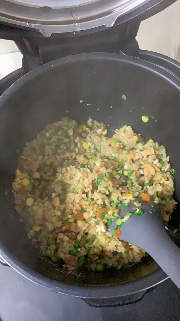 香菇排骨焖饭