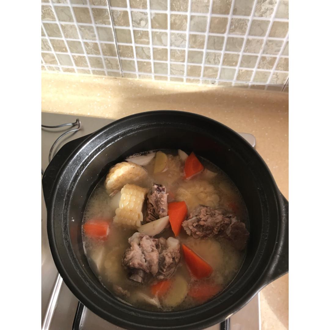 牛蒡玉米大骨汤