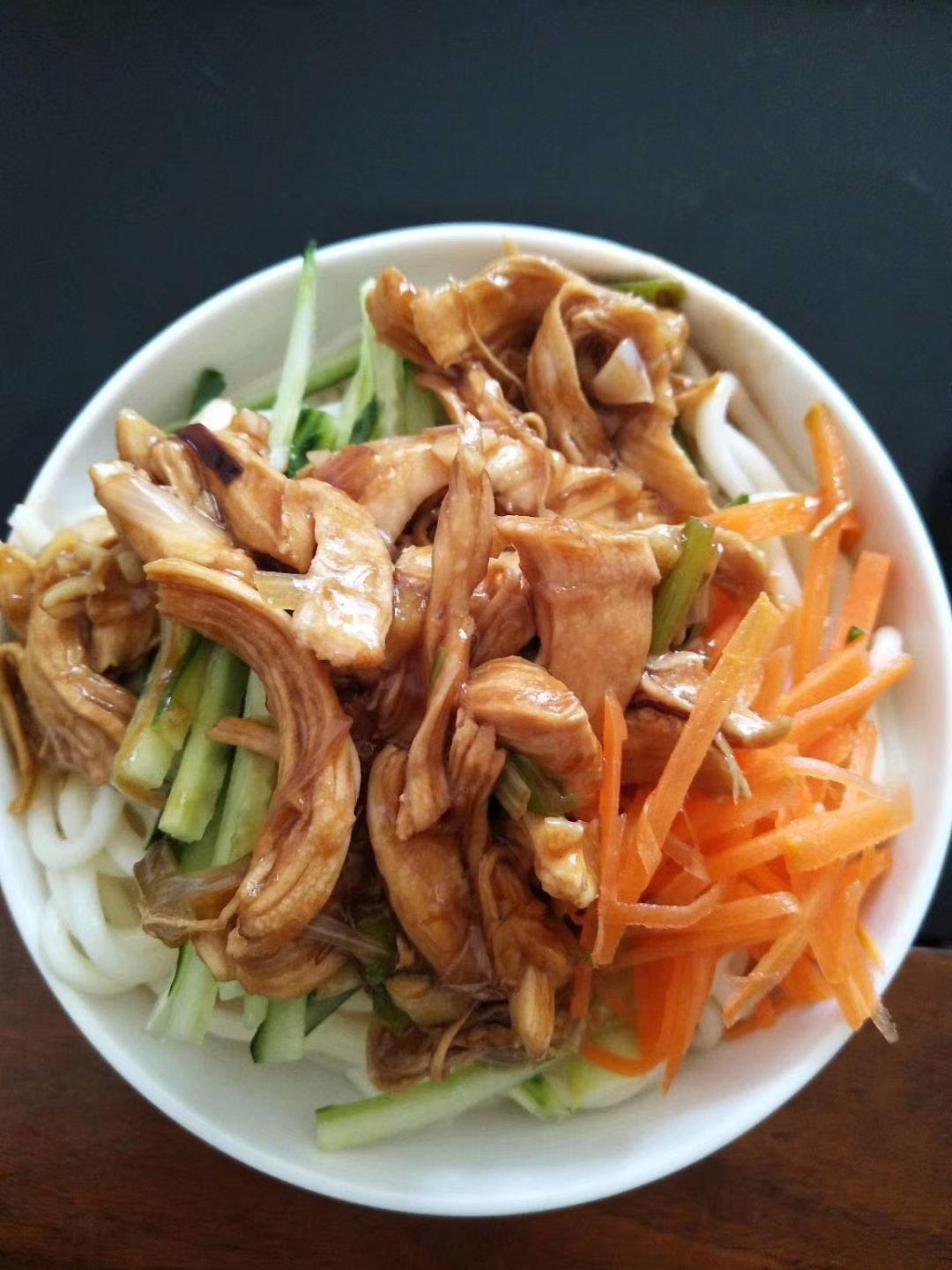 无敌好次滴凉拌鸡丝面！