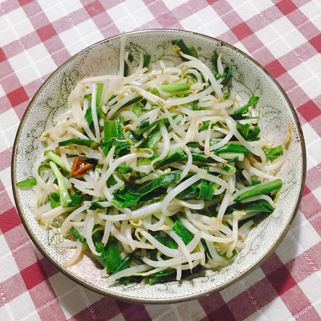 胖逗比罒3罒做的绿豆芽炒韭菜