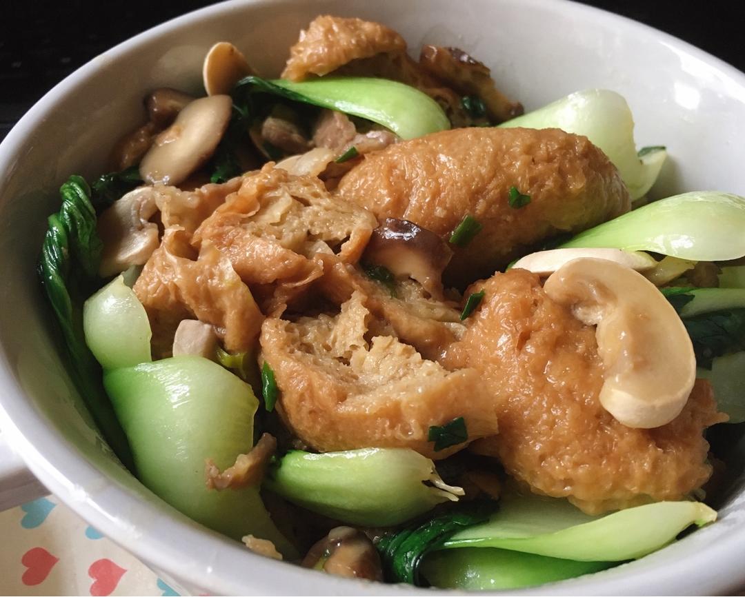 超级鲜美的砂锅杂菌煲