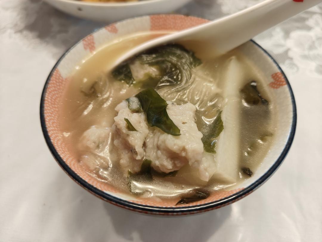 鲮鱼滑煮萝卜